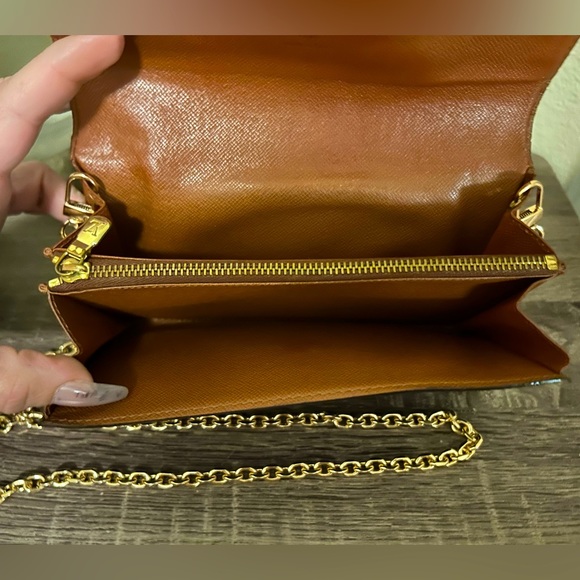 🖤🐻 🩶 Louis Vuitton Monogram LV Logo Crossbody WOC Wallet on Chain Gold Chain - Picture 12 of 16